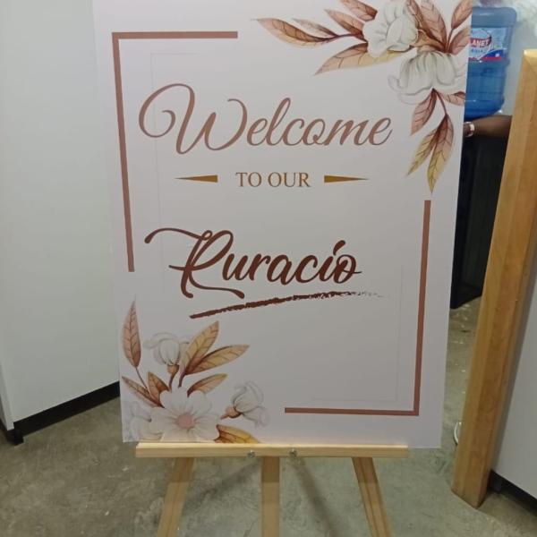 Rectangular welcome signage