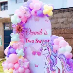 Curved And Animation Balloon Backdrop