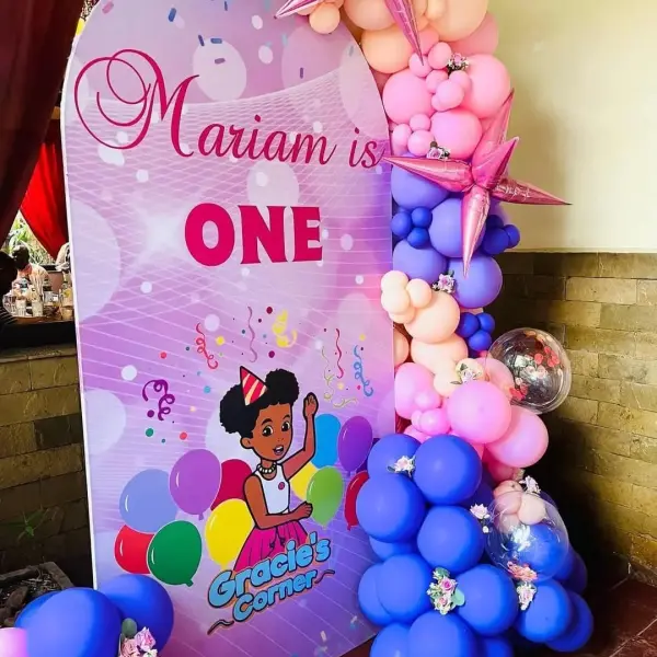 Curved Balloon Backdrop